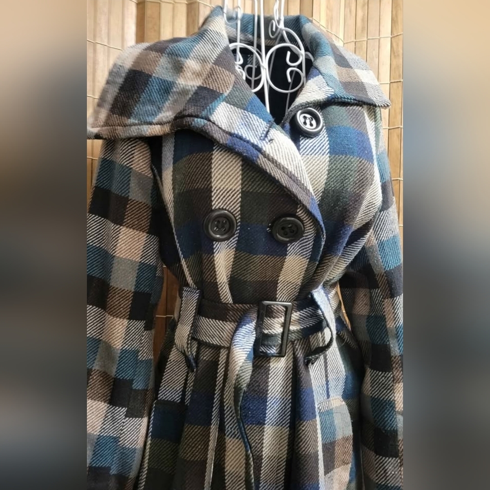 Womans Jacket - Picture 9 of 10